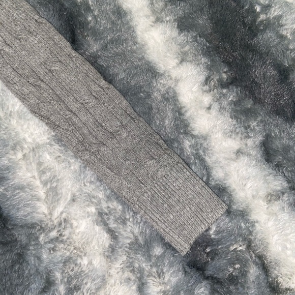 ✨𝙷𝚘𝚕𝚕𝚒𝚜𝚝𝚎𝚛 𝚂𝚠𝚎𝚊𝚝𝚎𝚛✨ - Picture 4 of 4